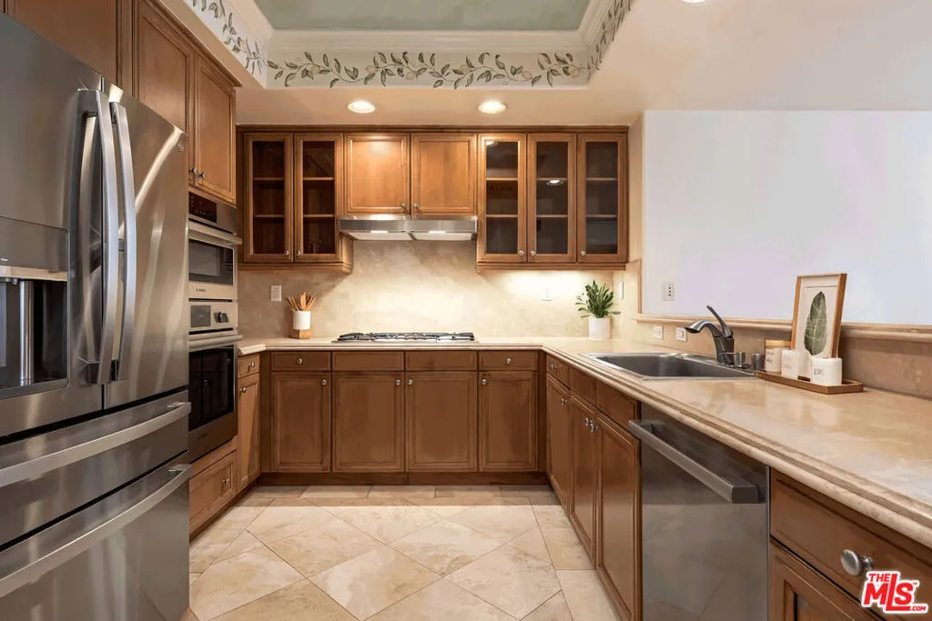 10795 Wilshire Boulevard 403, Los Angeles, California 90024 home-pic-4